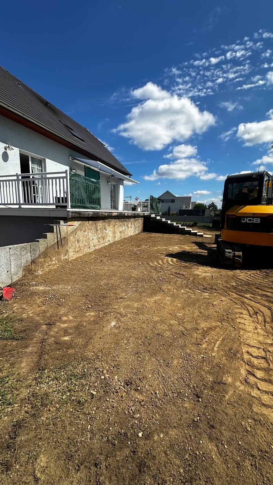 Entreprise de terrassement avant la pose de terrasse et de gazon dans le Haut-Rhin Rixheim 3